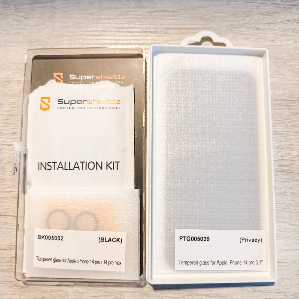 Loopy Case Bundle with Privacy Screen Protector - Picture 4 of 4